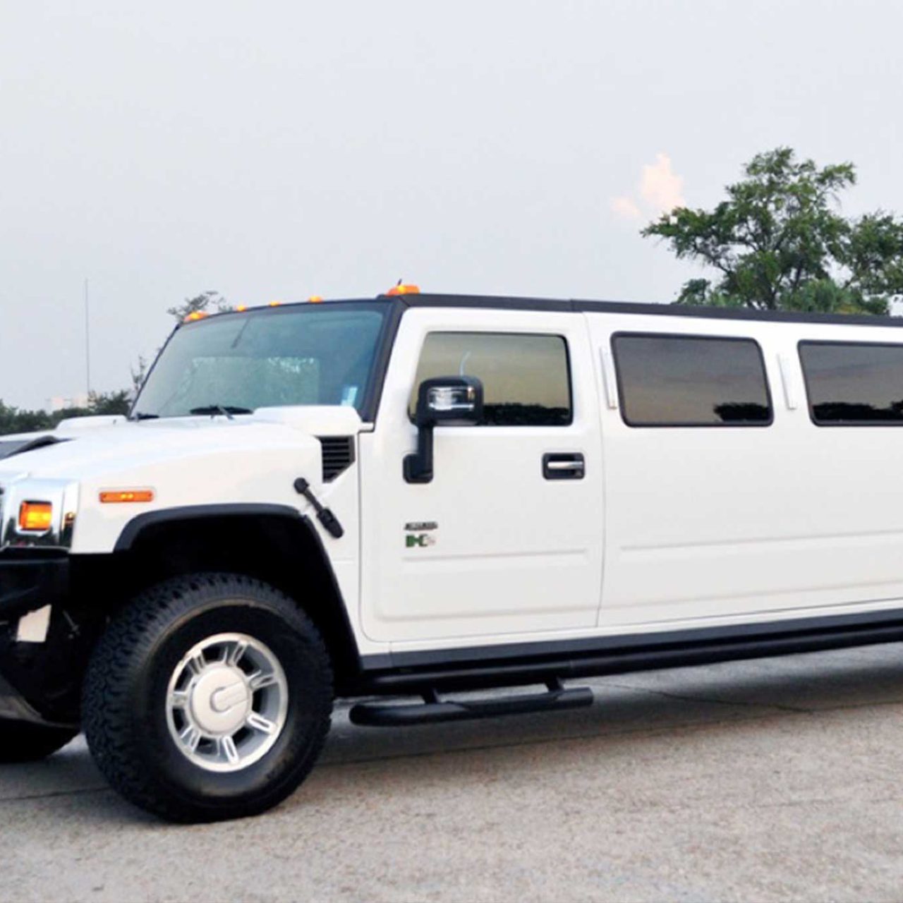 Hummer Limousin ride Dubai